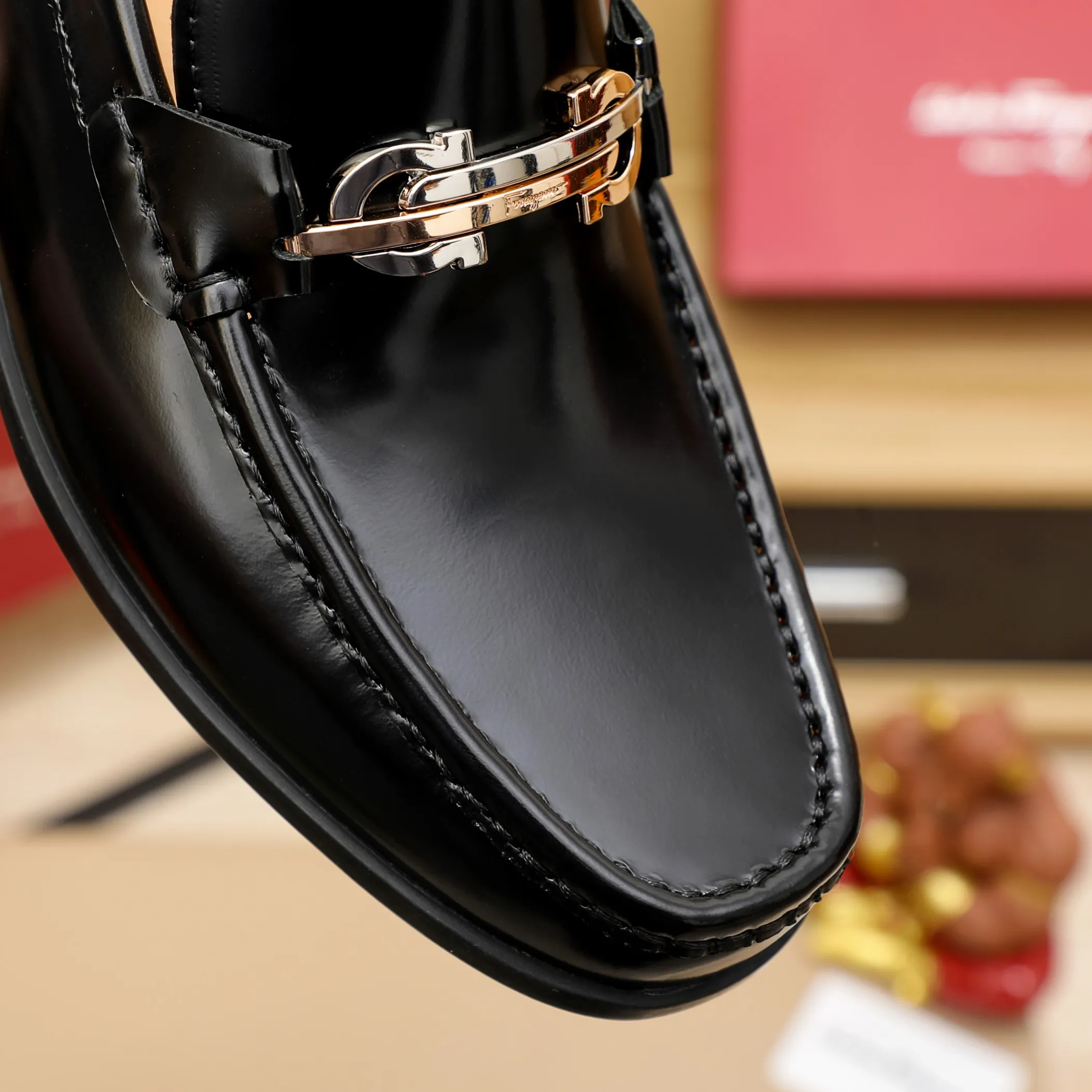 Men's clothing and shoes 💰460 🔥Ferragamo's new men's casual slip-on shoes🇨🇳Official website original 1:1 mold opening, original quality💯Fine workmanship, high-end luxury☘The upper is made of imported Italian first-layer cowhide🌴Luxury🐂leather lining🍓Rubber wear-resistant and non-slip outsole, breathable and comfortable to wear🍍The first choice for high-end men, black, size 38-45